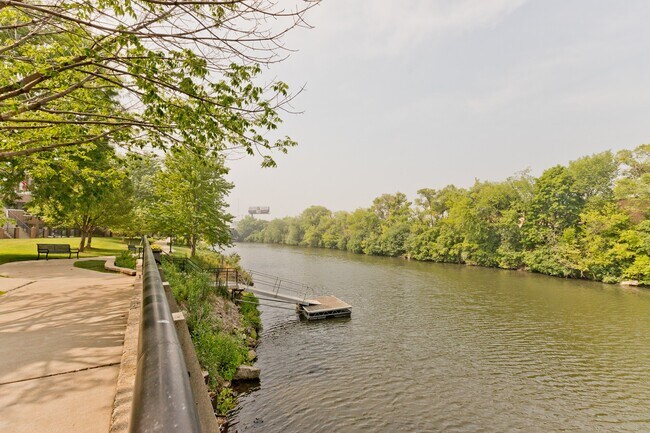 Photo - 2911 N Western Ave Unit 301