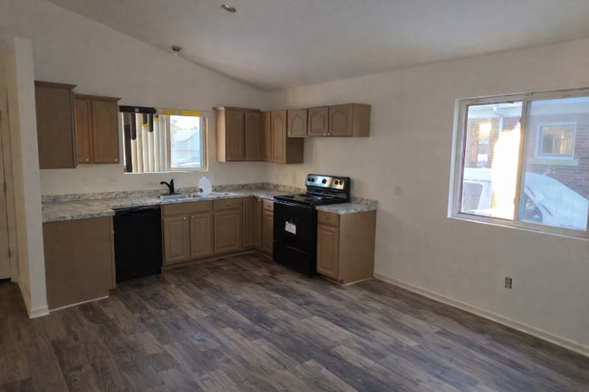 Photo - 17541 E 10 Mile Rd