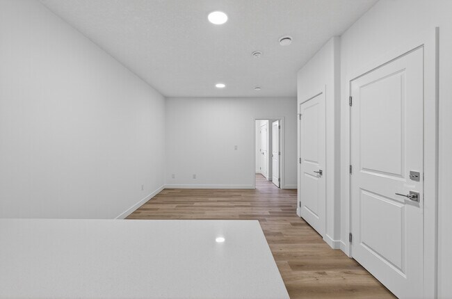 Photo - 28 Renwyck Pl