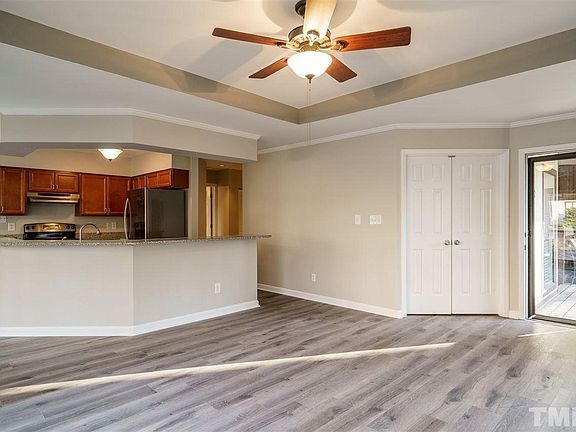 Kitchen (from LR) - 622 New Kent Plz Unit 622