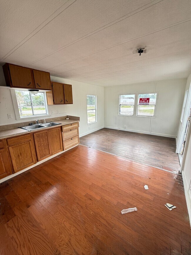 Photo - 920 Boardwalk Ln