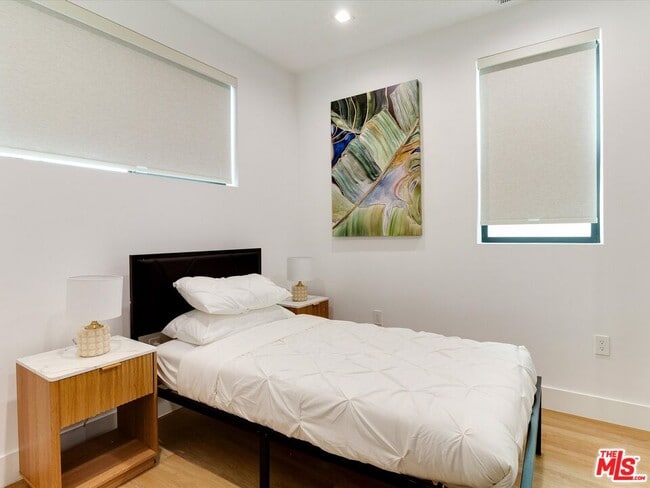 Photo - 2815 1/2 Redondo Blvd