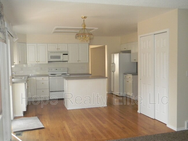 Photo - 8905 Thorncreek Dr