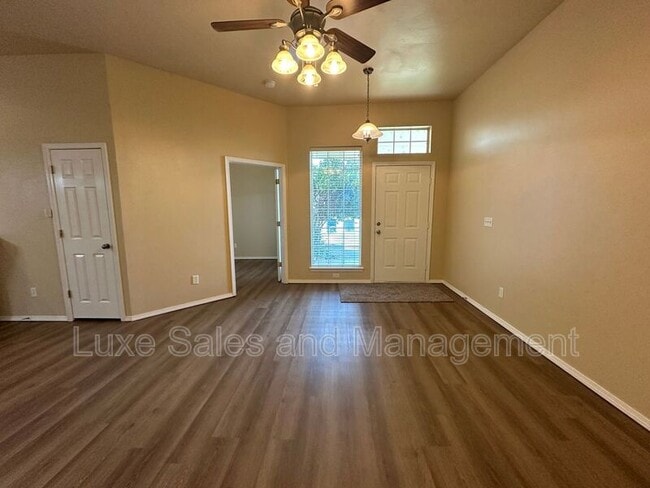 Photo - 706 Rockridge Cir