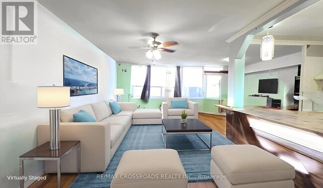 Photo - 180 Markham Rd Unité 921