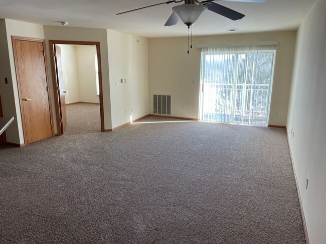 Photo - Door Creek Apartments