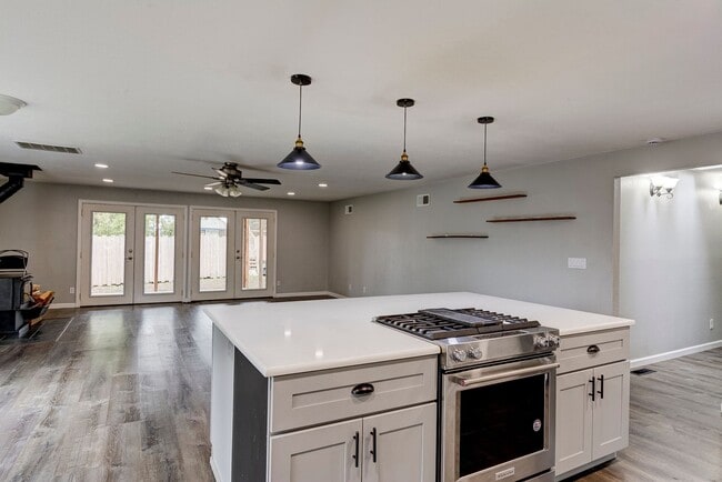 Photo - Spacious 3 Bedroom 2 Bath in desirable neighborhood