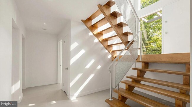 Photo - 10903 Beach Mill Rd