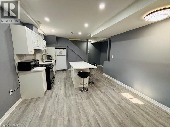 Photo - 118 Jacobson Ave