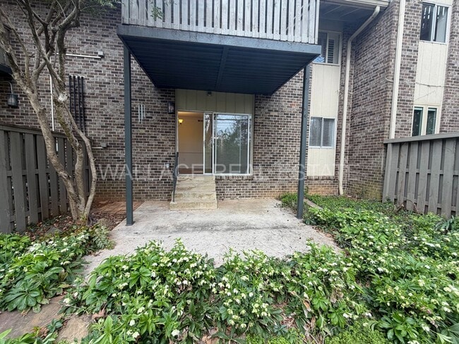 Photo - FANTASTIC 2 BEDROOM, 2 BATH CONDO IN THE HEART OF SEQUOYAH HILLS!!