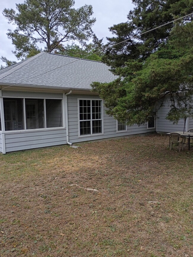 Photo - 1007 Handy St