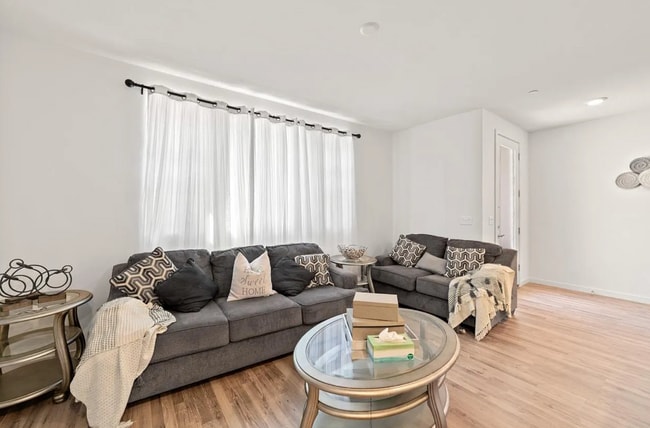 3074 Seaspray Walk