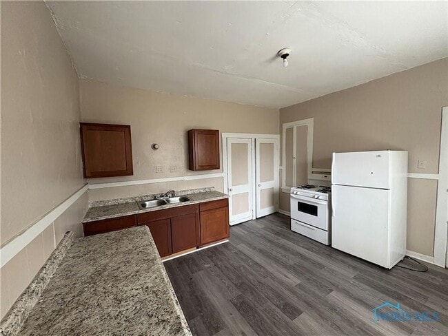 Photo - 1614 Pinewood Ave