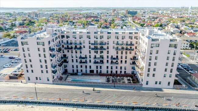 Photo - 100 W Broadway Unit 6W