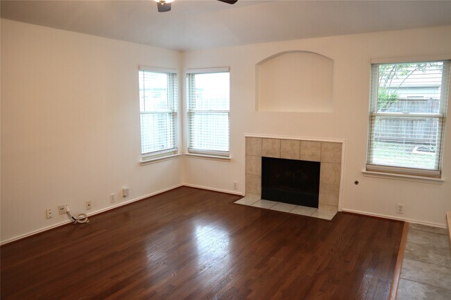 Photo - 19306 Wading River Dr