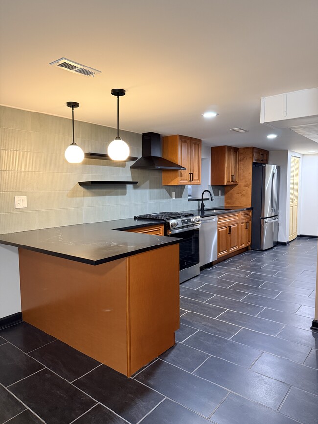 Photo - 2050 W Cullerton St Unidad Garden