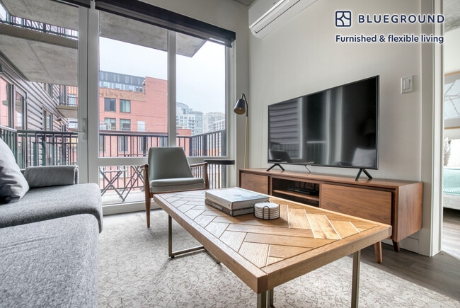 Photo - 411 W Chicago Ave Unit FL4-ID1034