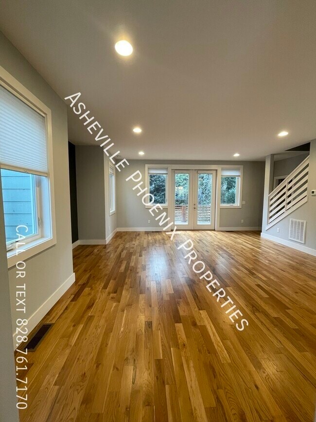 Photo - 18 Mauricet Ln House