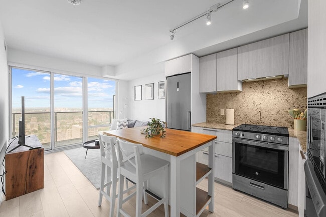 Photo - 501 Yonge St Unit SI ID1388893P