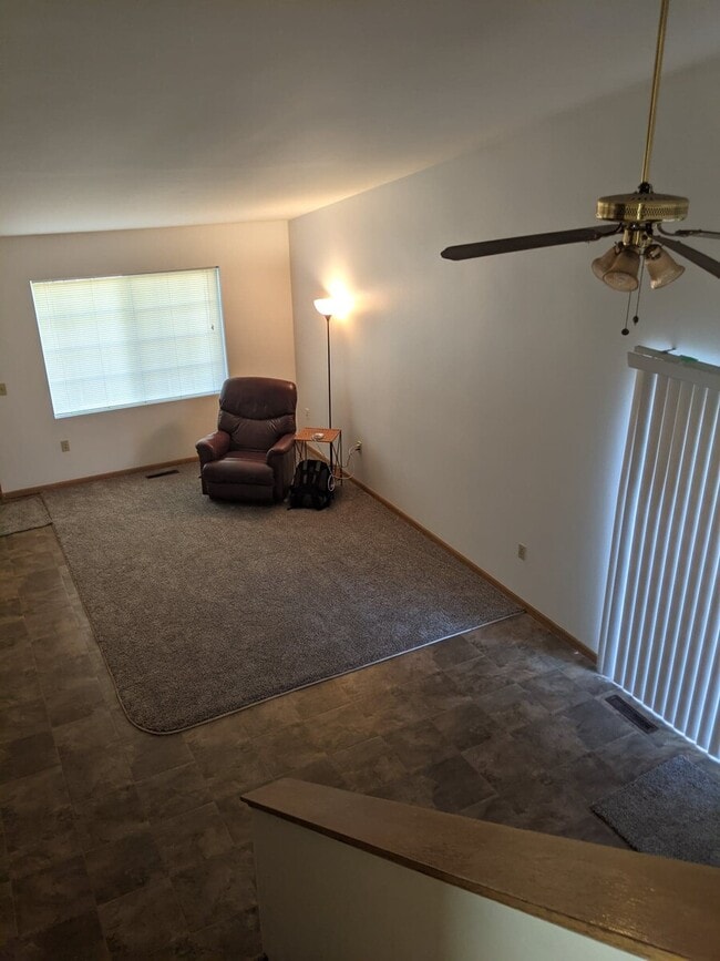 Photo - 487 W Prairie St