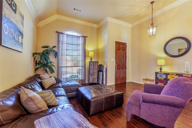Photo - 920 Fannin Dr