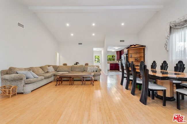 Photo - 22616 Berdon St