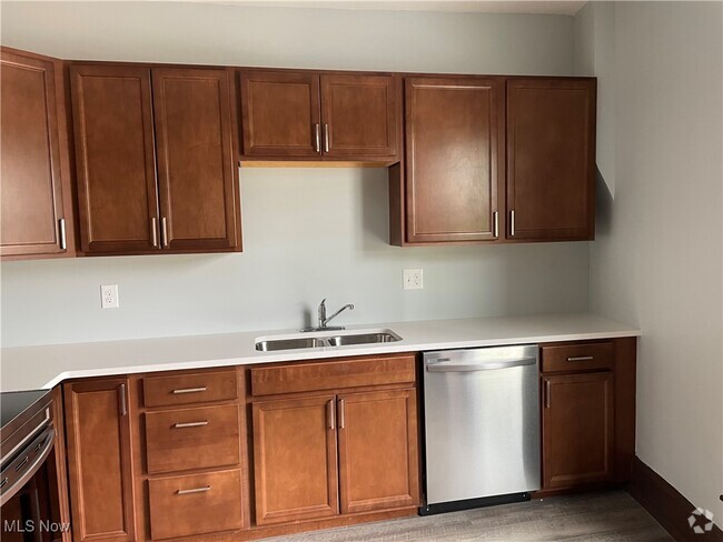 Building Photo - 355UP Center St Unit 201 Rental
