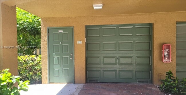 Photo - 2961 NE 185th St