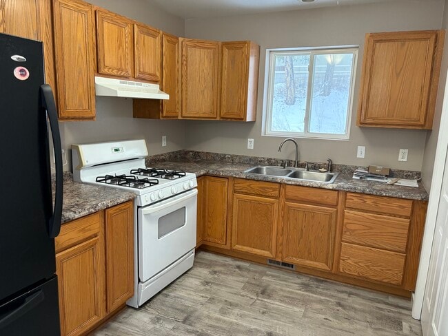 Photo - 294 Wildebeest Ln