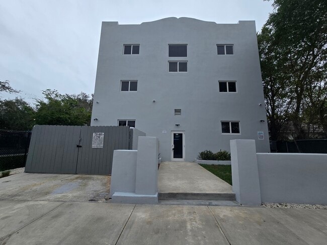 Photo - 2012 SW 24th St