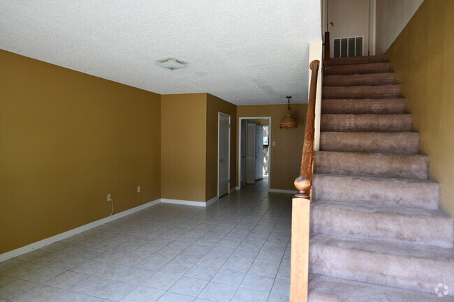 Building Photo - 755 E Boyd Dr Unit #D Rental