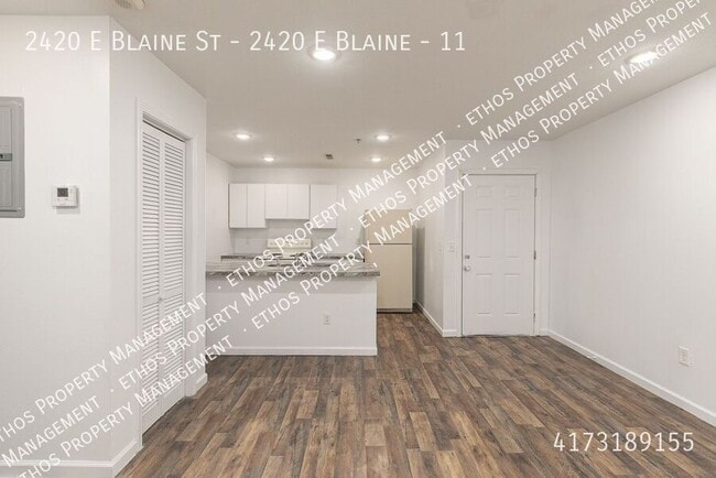 Photo - 2420 E Blaine St Unidad 11
