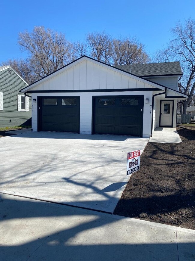 Photo - 218 S Elmwood Ave