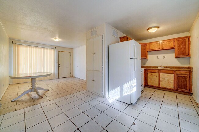 Photo - 251 W Northern Ave Unidad B