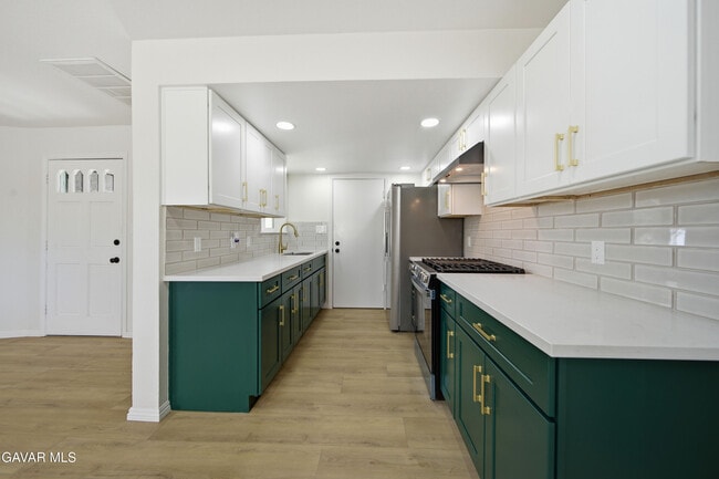 Photo - 2059 Shasta St