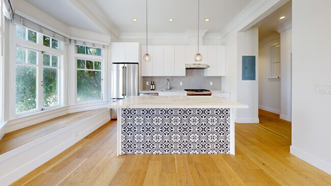 Photo - 1305 Lombard St Unit 1