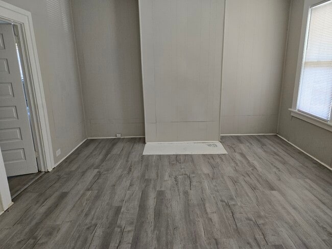 Photo - 1945 Ellis St