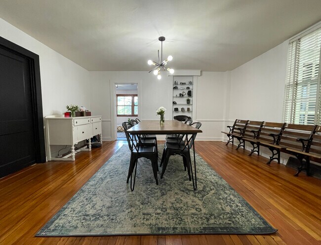 Dining Room - 109 E College St