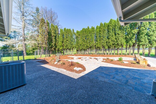 Photo - Rare 6 Bedroom Country Ranch Home – Dream Come True!