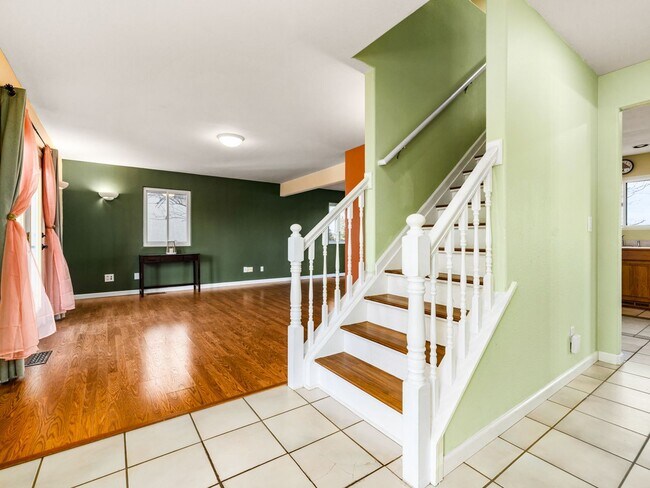 275 W Baldwyn Dr