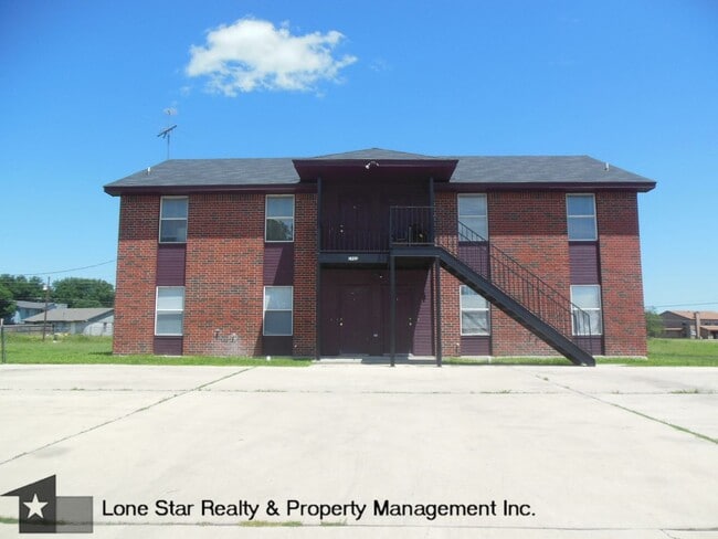 Building Photo - 1902 Windward Dr Rental