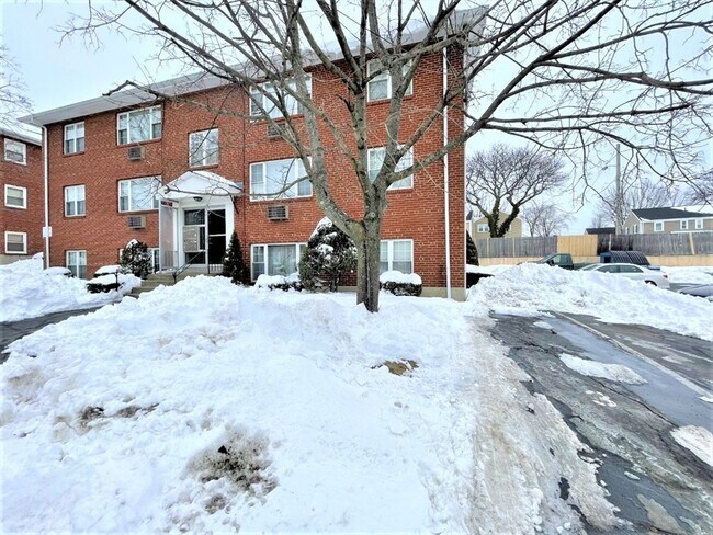 Photo - 17 Carey Ave Unidad G3