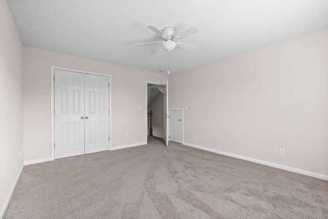 Photo - 3bed 2 bath with Bonus close to Fort Campbell and I-24.