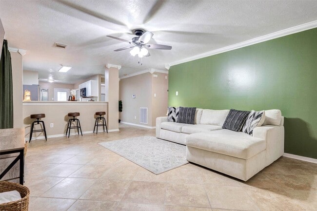 Photo - 822 Autumn Point Ln