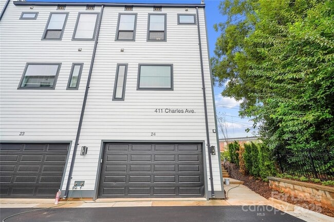 Photo - 411 Charles Ave