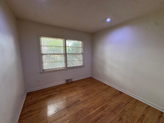 Photo - House Located Within The Medical District & Minutes From Texas Tech Campus!