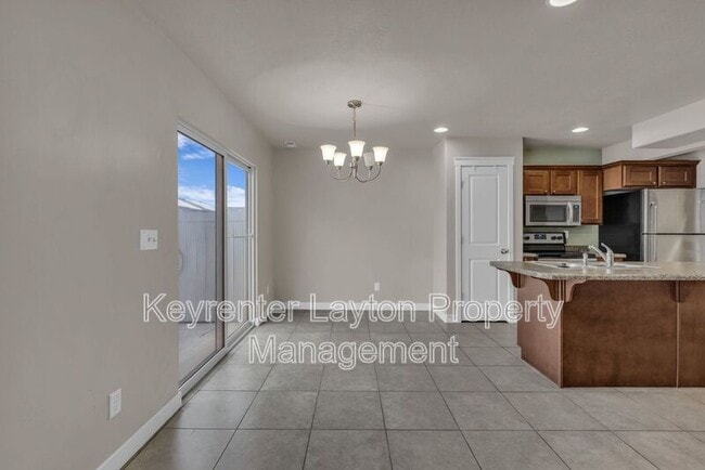 Photo - 2415 Wellington Dr