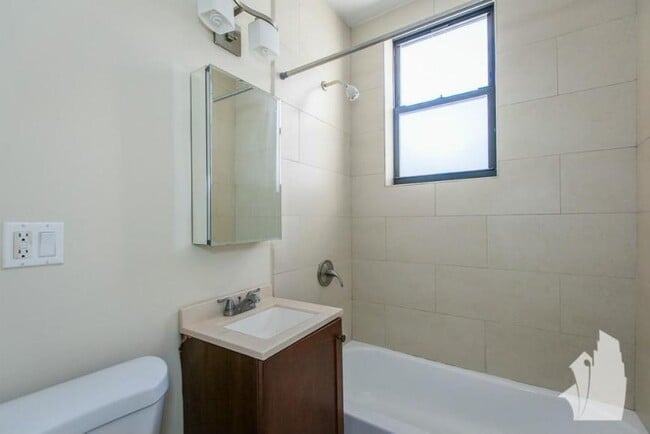 Photo - 1 bedroom in Chicago IL 60640 Unit 302