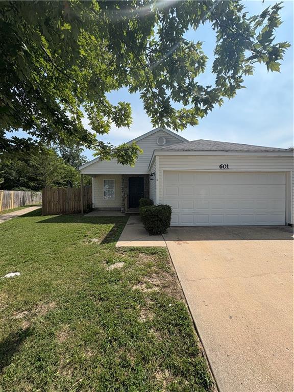 Building Photo - 601 Cedarbrook Ct Rental