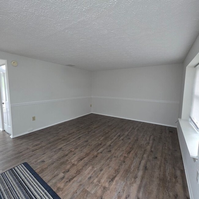 Photo - 1758 Springfield Ln
